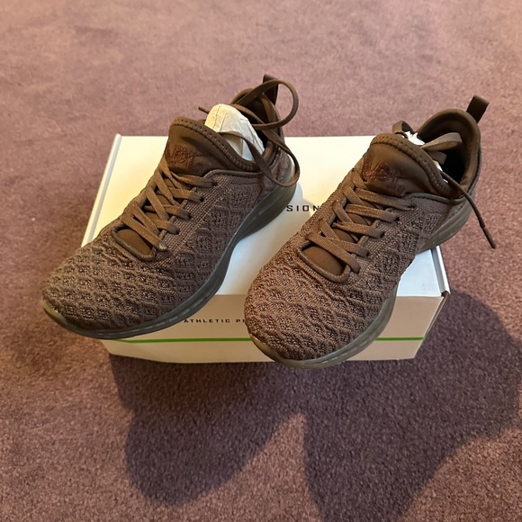 APL tech-loom sneaker - Picture 2 of 2